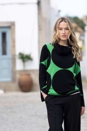 Marble-Circle-Jumper-in-Black-and-Green